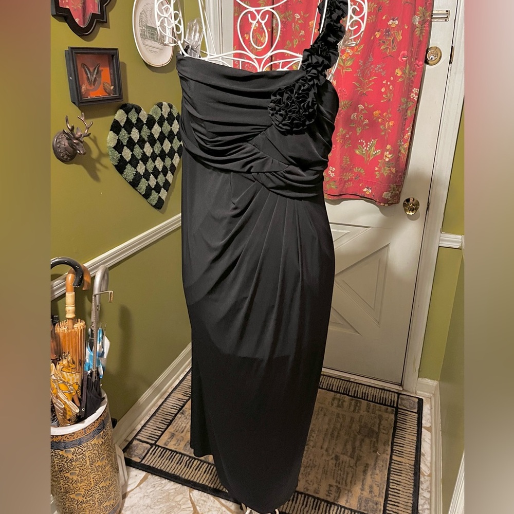 Enfocus Studio Black Ruffle Flower One Shoulder Formal Evening Gown Dress 16W